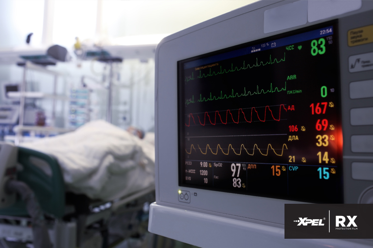 Medische diagnostische apparatuur Het is nog nooit zo eenvoudig geweest om enkele van de belangrijkste displays en oppervlakken te beschermen met RXTM.