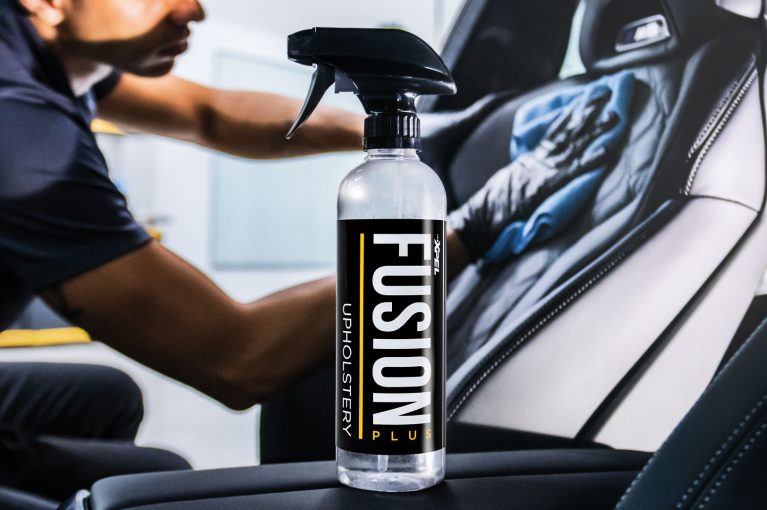 XPEL-FUSION-PLUS-Ceramic-Coating-Interior-Install.jpg FUSION PLUSTM Bekleding